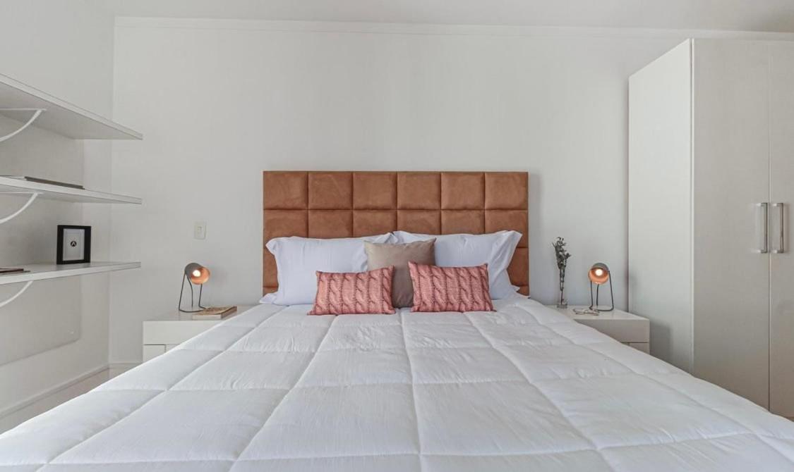 Plaza Athenee Apartment *